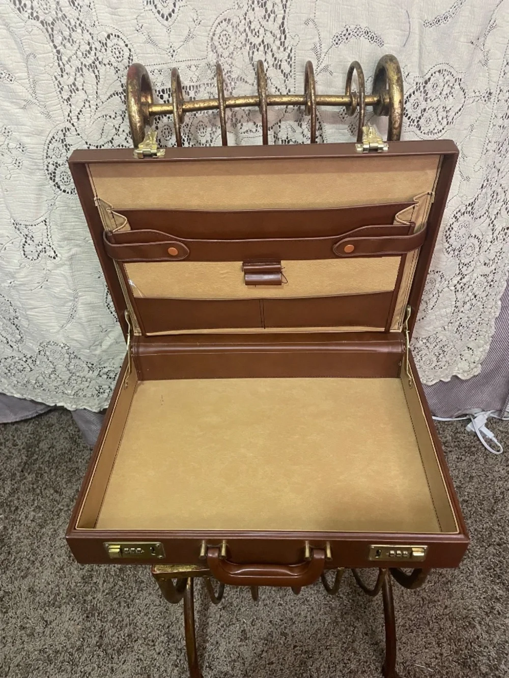 Vintage light brown faux leather briefcase